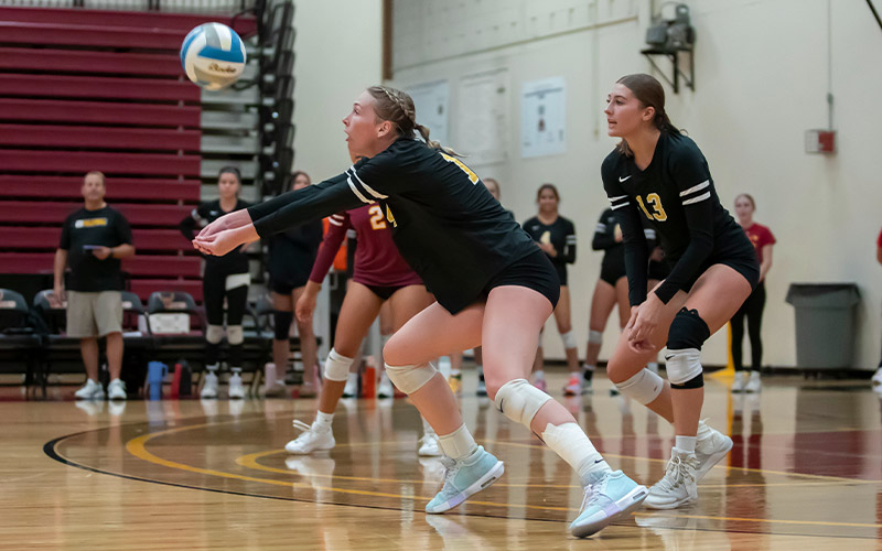 Yakima Valley College volleyball player returns serve