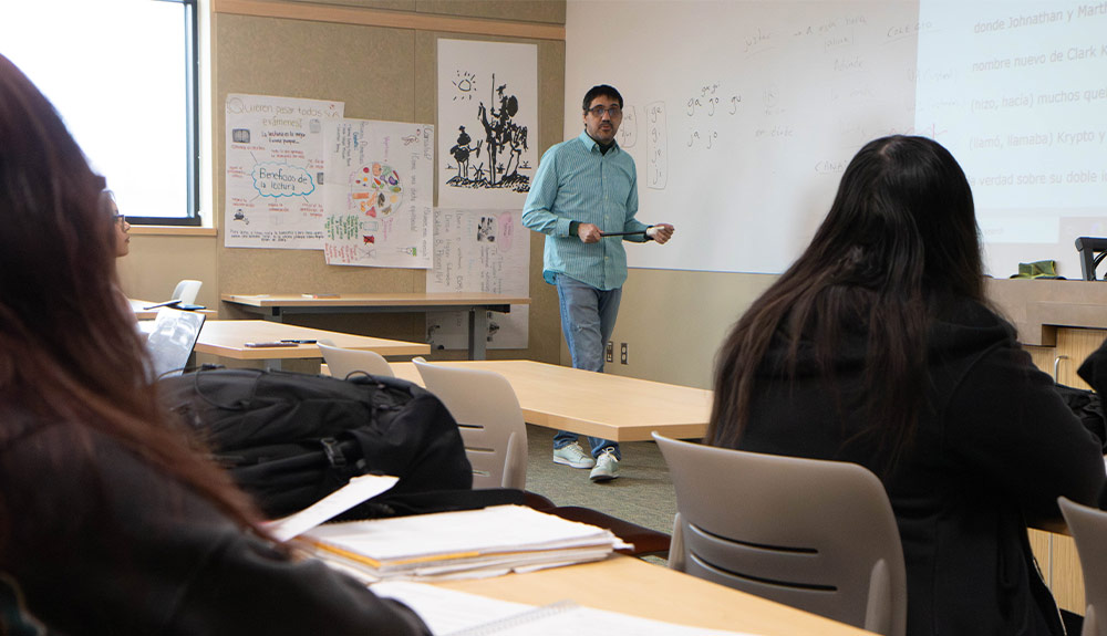 Spanish for Heritage Learners Instructor in class