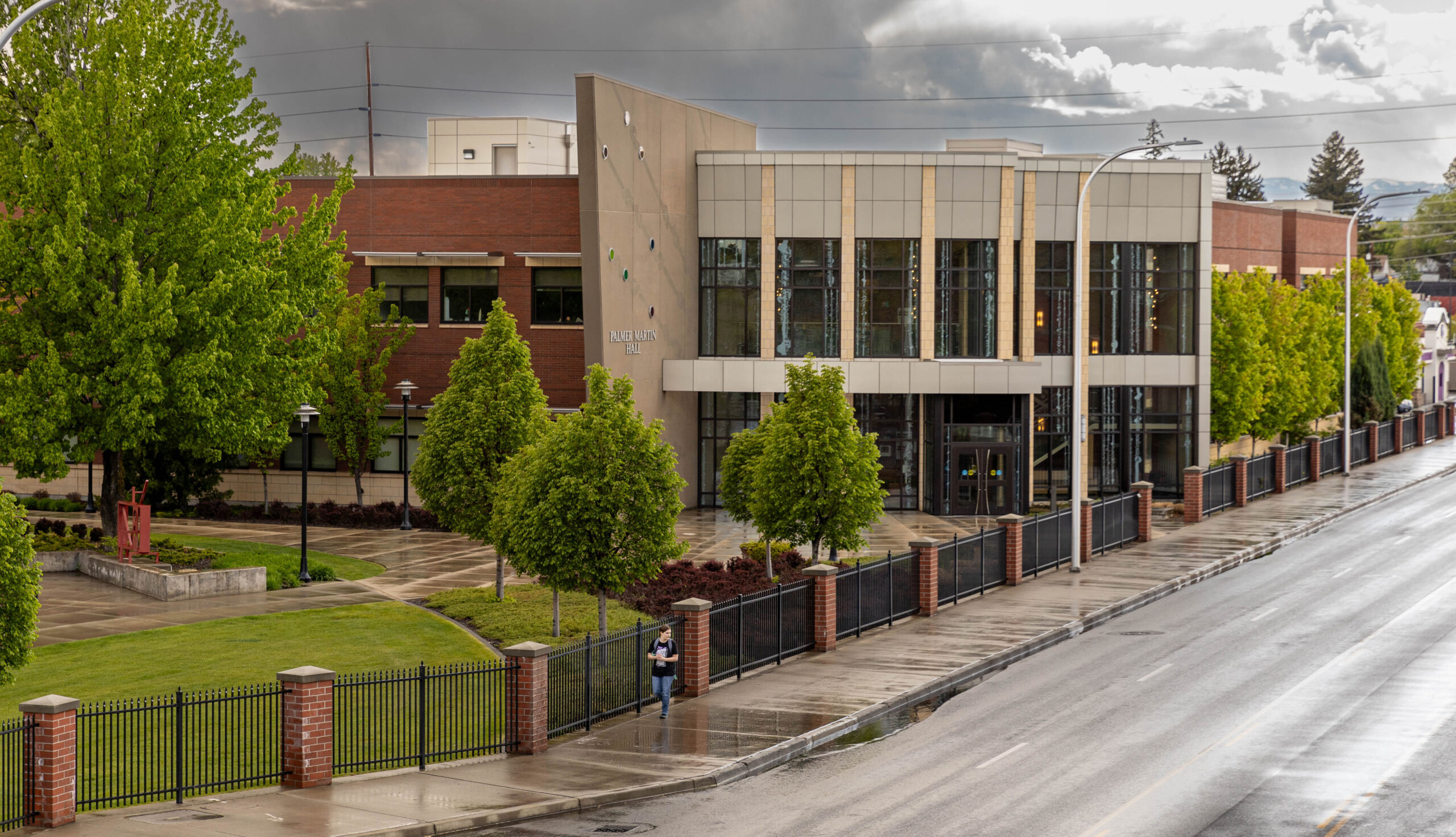 Yakima campus on a gloomy spring day. 